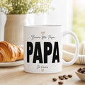 Mug personnalisé Fête des Pères en céramique blanche avec photo et prénom papa sur fond clair