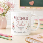 Exemple de personnalisation mug maîtresse avec métier, prénom, année et message du bas