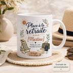 Infographie commande mug retraite personnalisé : passez commande, indiquez le prénom et le message, préparation du mug puis expédition soignée.