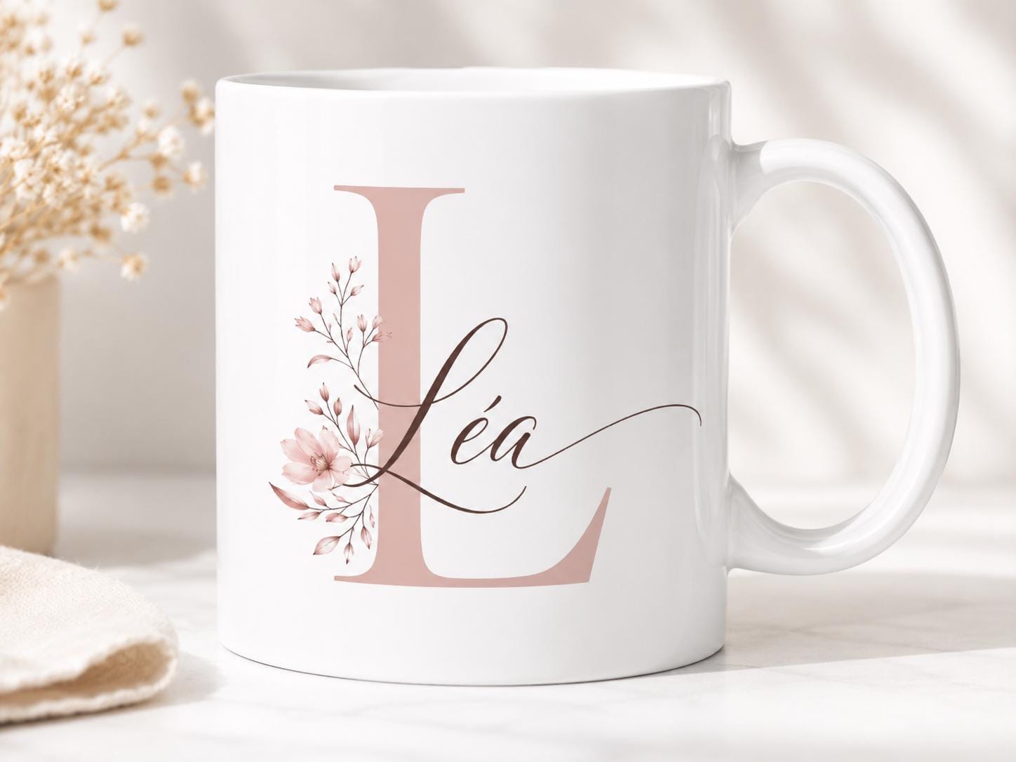 Mug Prénom Personnalisé avec Initiale, Tasse Fleurie Personnalisée, Cadeau Femme, Amie, Maîtresse ou Nounou