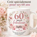 Mug 60 ans femme personnalisé avec prénom – cadeau anniversaire fleuri en céramique 325 ml