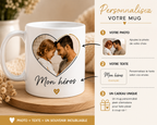 Visuel explicatif du mug papa personnalisé avec photo dans un cœur et texte modifiable